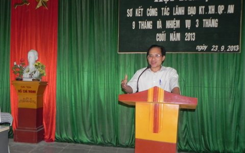 Đồng chí Lương Văn Tám, UVBTV huyện ủy - Phó Chủ tịch HĐND huyện thăm và làm việc tại Luận Khê